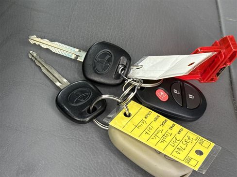 Used 2017 Toyota Tundra Limited image 49