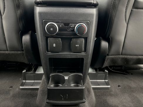 Used 2022 Ford Explorer XLT w/ Equipment Group 202A image 20