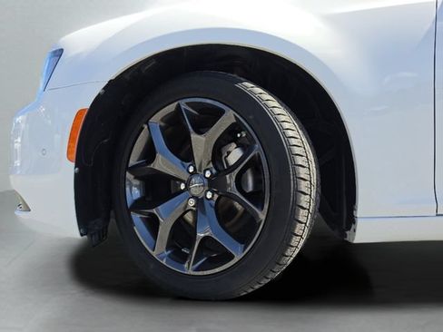 Used 2023 Chrysler 300 S w/ Comfort Group RWD image 39
