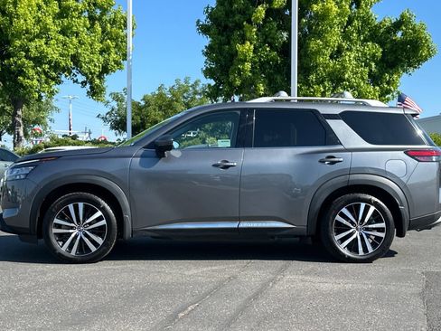 Certified 2024 Nissan Pathfinder Platinum w/ Cargo Package AWD/4WD image 7