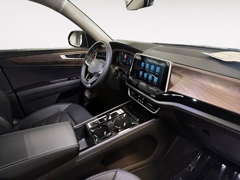 New 2025 Volkswagen Atlas Cross Sport SE AWD/4WD image 9