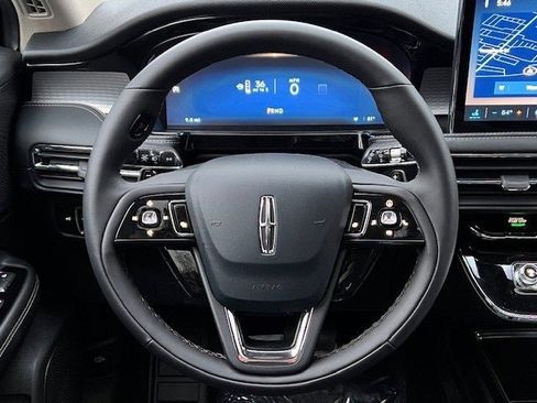 New 2026 Lincoln Corsair Premiere image 32