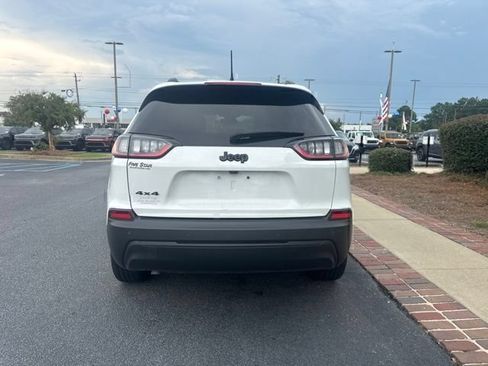 Used 2023 Jeep Cherokee Altitude Lux AWD/4WD image 8