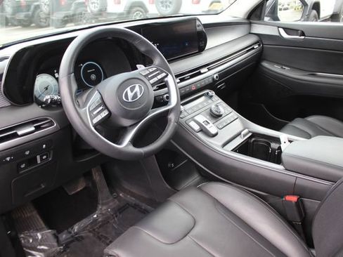 Used 2023 Hyundai Palisade Limited AWD/4WD image 3