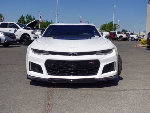 Used 2018 Chevrolet Camaro ZL1 image 2