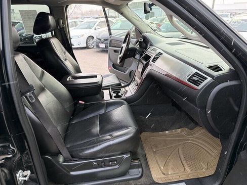 Used 2011 Cadillac Escalade AWD w/ Touring Package image 22