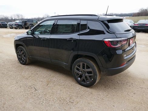 New 2026 Jeep Compass Latitude w/ Sun and Sound Group AWD/4WD image 6