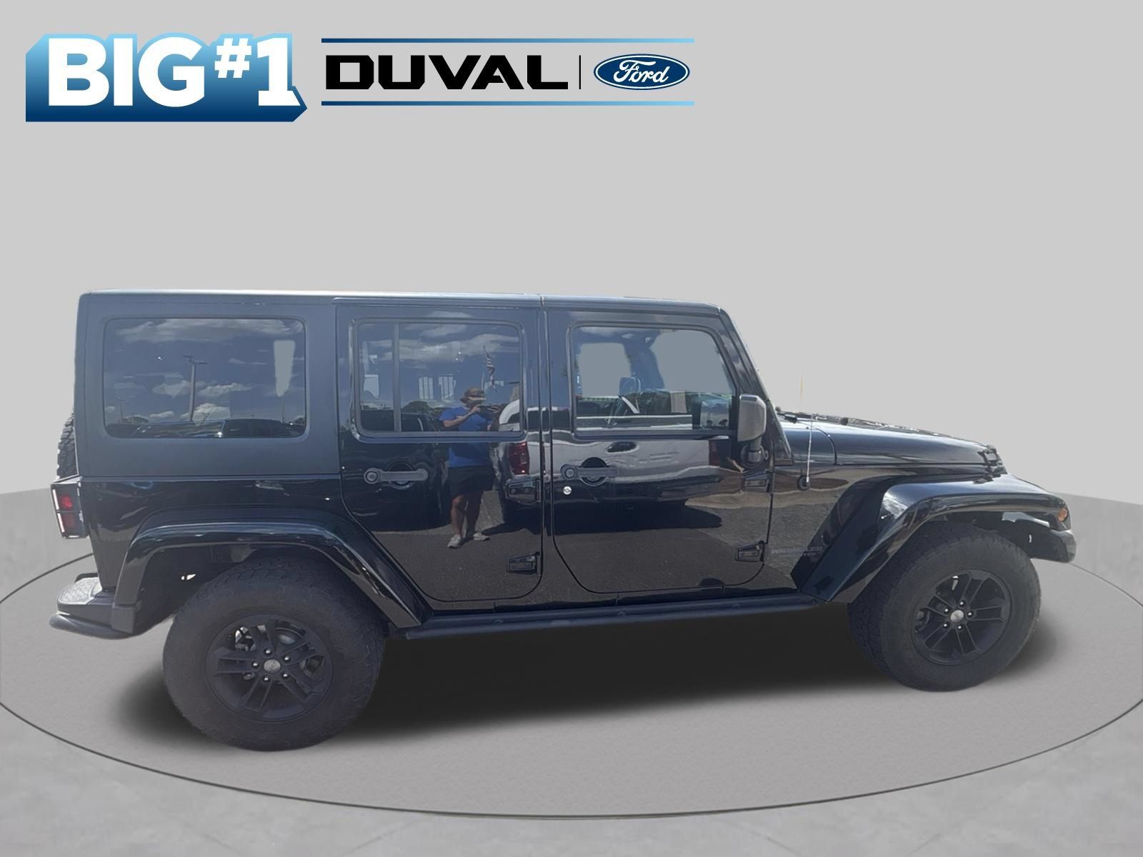 Used 2017 Jeep Wrangler Unlimited Sahara AWD/4WD image 6