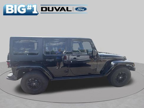 Used 2017 Jeep Wrangler Unlimited Sahara AWD/4WD image 6