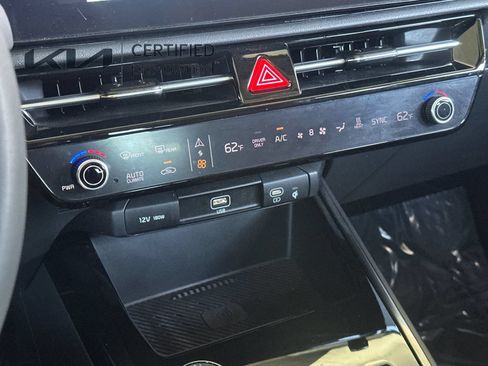 Certified 2023 Kia Niro Wind FWD image 22