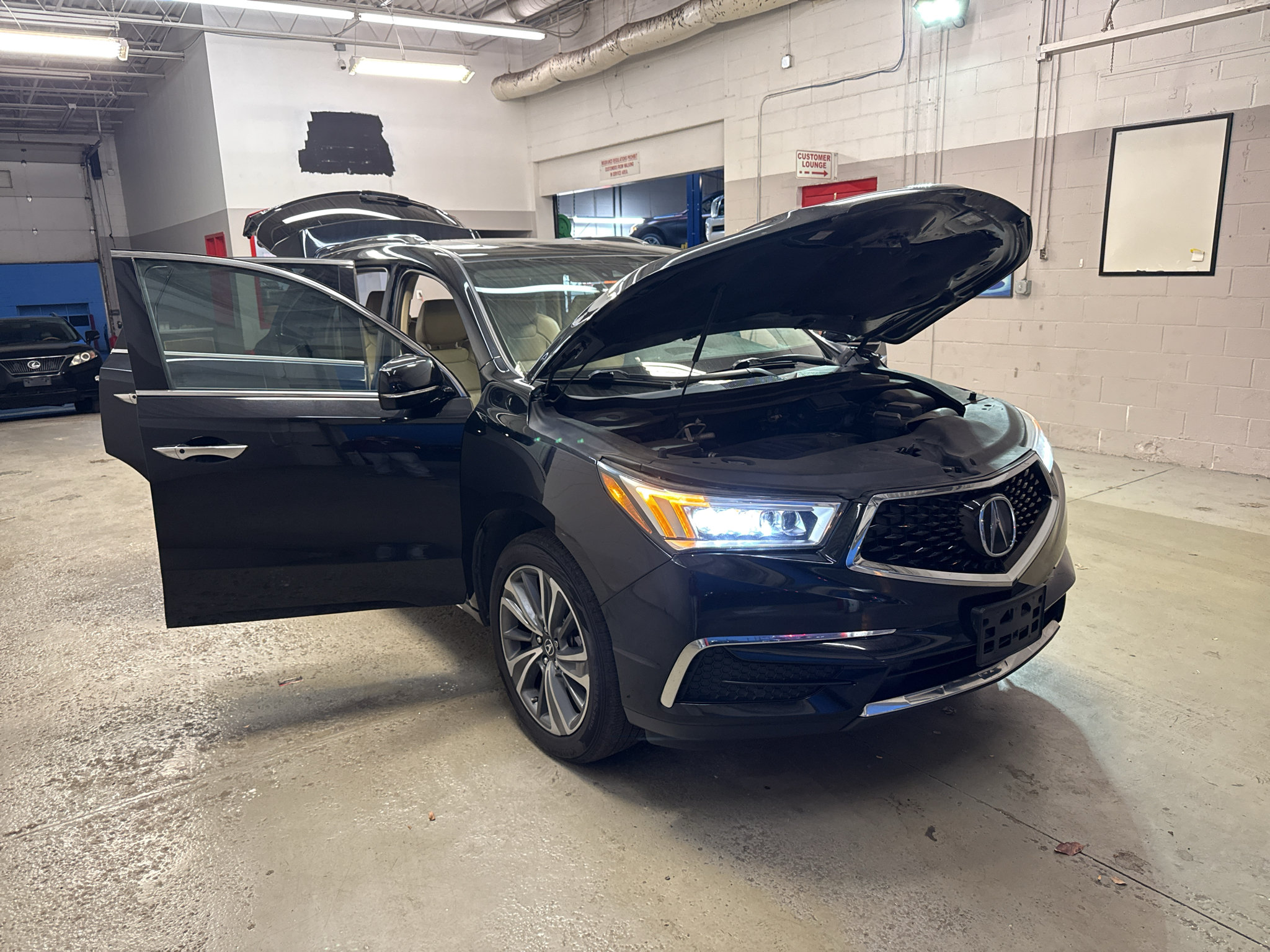 Used 2019 Acura MDX w/ Technology Package AWD/4WD image 9