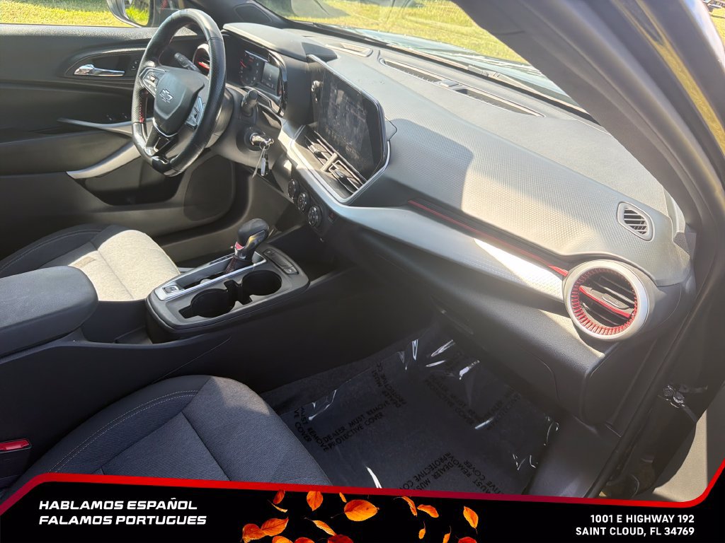 Used 2024 Chevrolet Trax RS FWD image 34