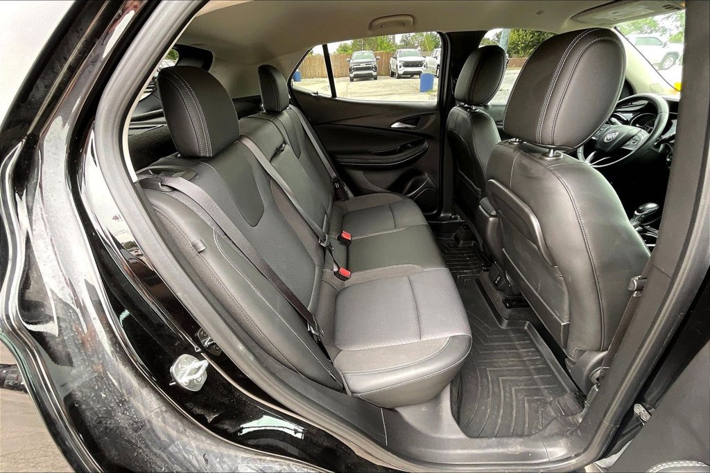 Used 2022 Buick Encore GX Select w/ Sport Touring Package FWD image 23