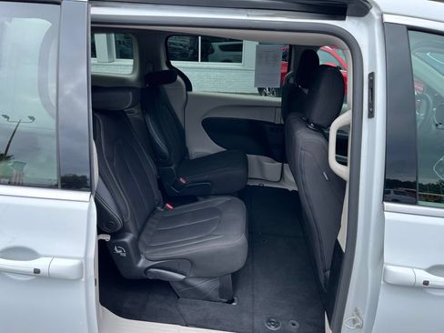 Used 2023 Chrysler Voyager LX FWD image 50