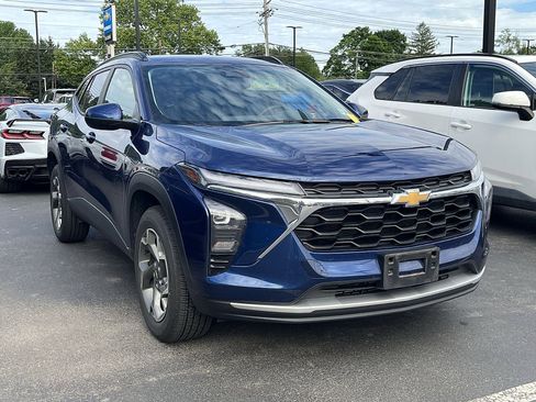 Used 2024 Chevrolet Trax LT w/ Driver Confidence Package FWD image 10