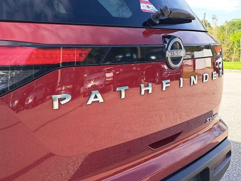 Certified 2022 Nissan Pathfinder SV w/ SV Premium Package image 10