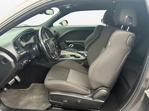 Used 2022 Dodge Challenger R/T w/ Blacktop Package image 18