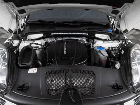 Used 2018 Porsche Macan image 42