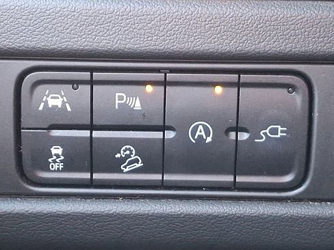 Used 2022 GMC Yukon AT4 image 24