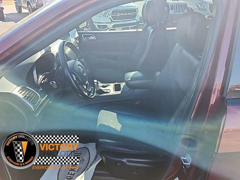 Certified 2022 Jeep Grand Cherokee Laredo X image 5