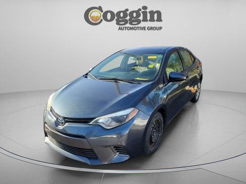 Used 2015 Toyota Corolla LE image 2