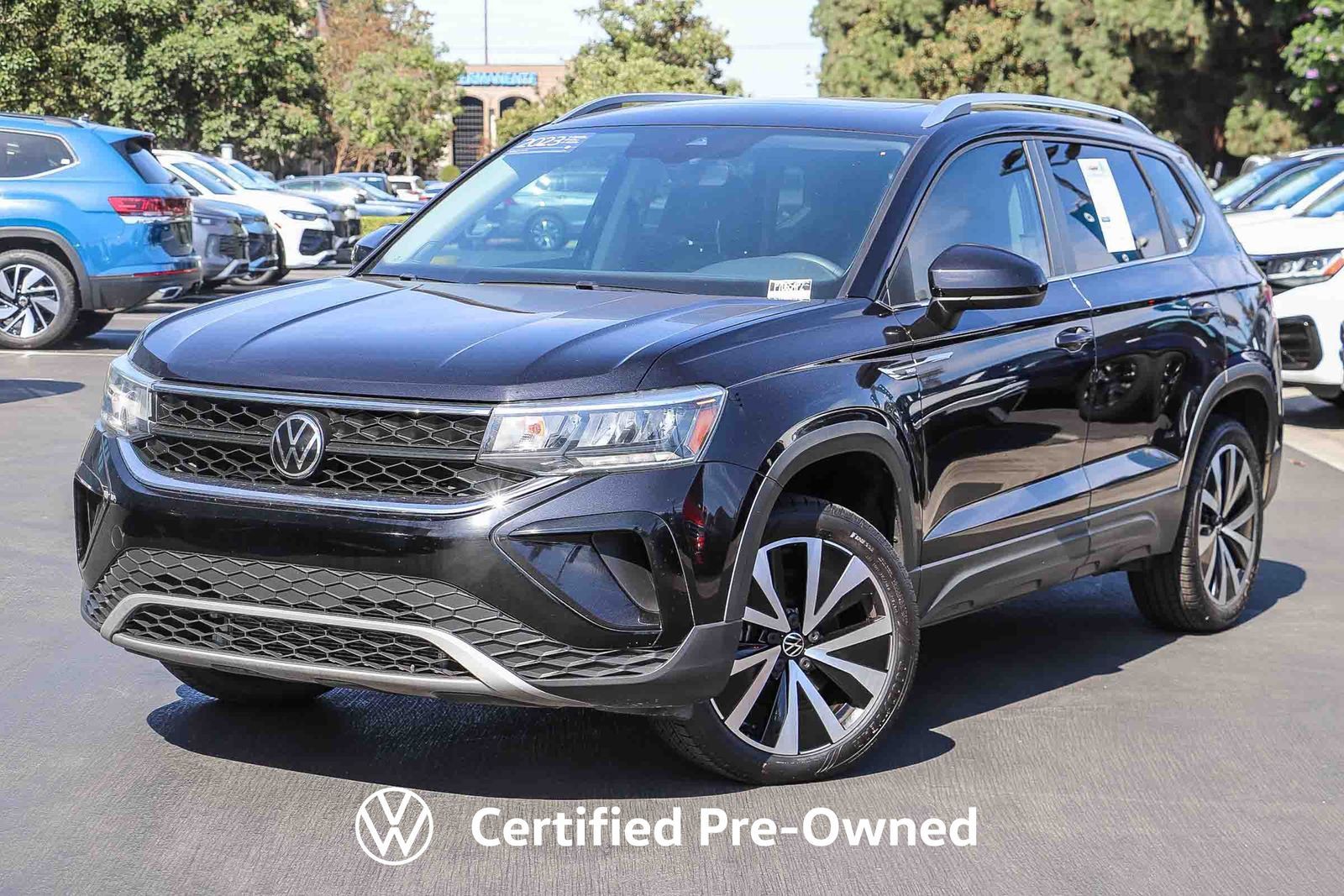 Certified 2023 Volkswagen Taos SE FWD image 1