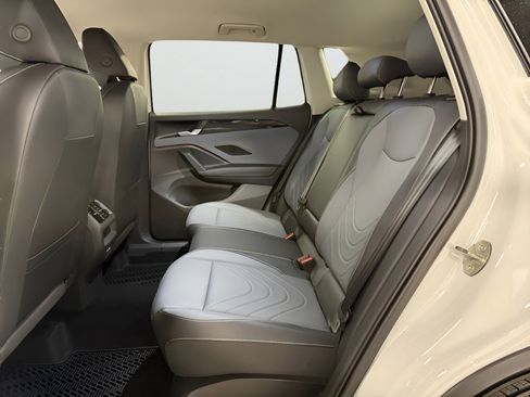 New 2026 Volkswagen Tiguan SE image 20