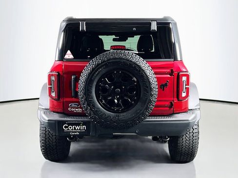 New 2025 Ford Bronco Badlands image 14