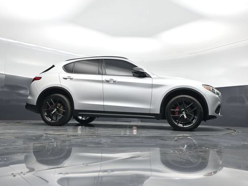 Used 2020 Alfa Romeo Stelvio w/ Nero Edizione RWD image 44