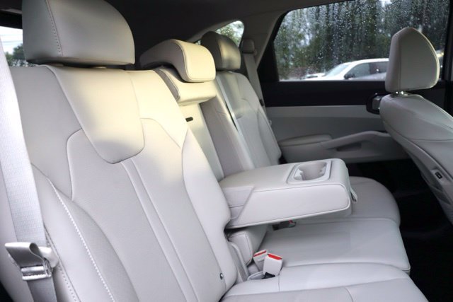 Used 2025 Kia Sorento S w/ Panoramic Sunroof Package FWD image 40