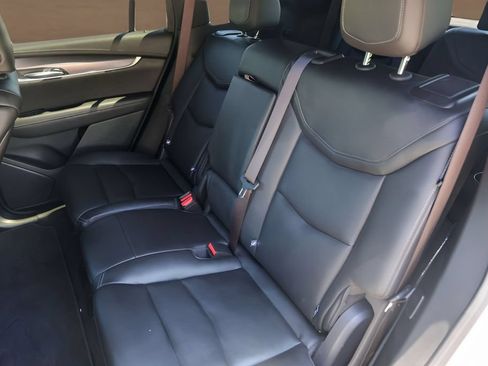 Used 2025 Cadillac XT6 Luxury FWD image 25