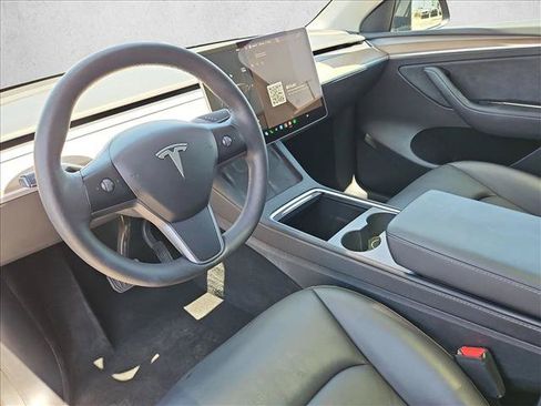 Used 2023 Tesla Model Y Long Range AWD/4WD image 13
