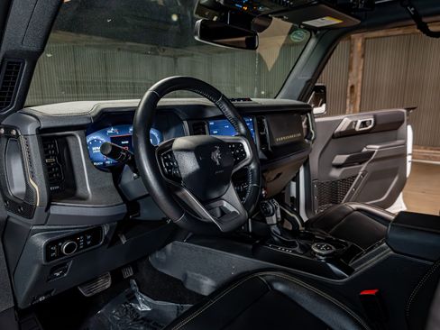 Used 2025 Ford Bronco Badlands AWD/4WD image 12