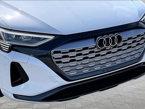 Used 2024 Audi Q8 e-tron Premium AWD/4WD image 30