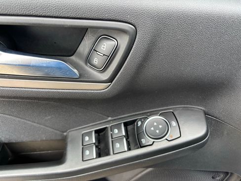 Used 2022 Ford Escape SEL image 10