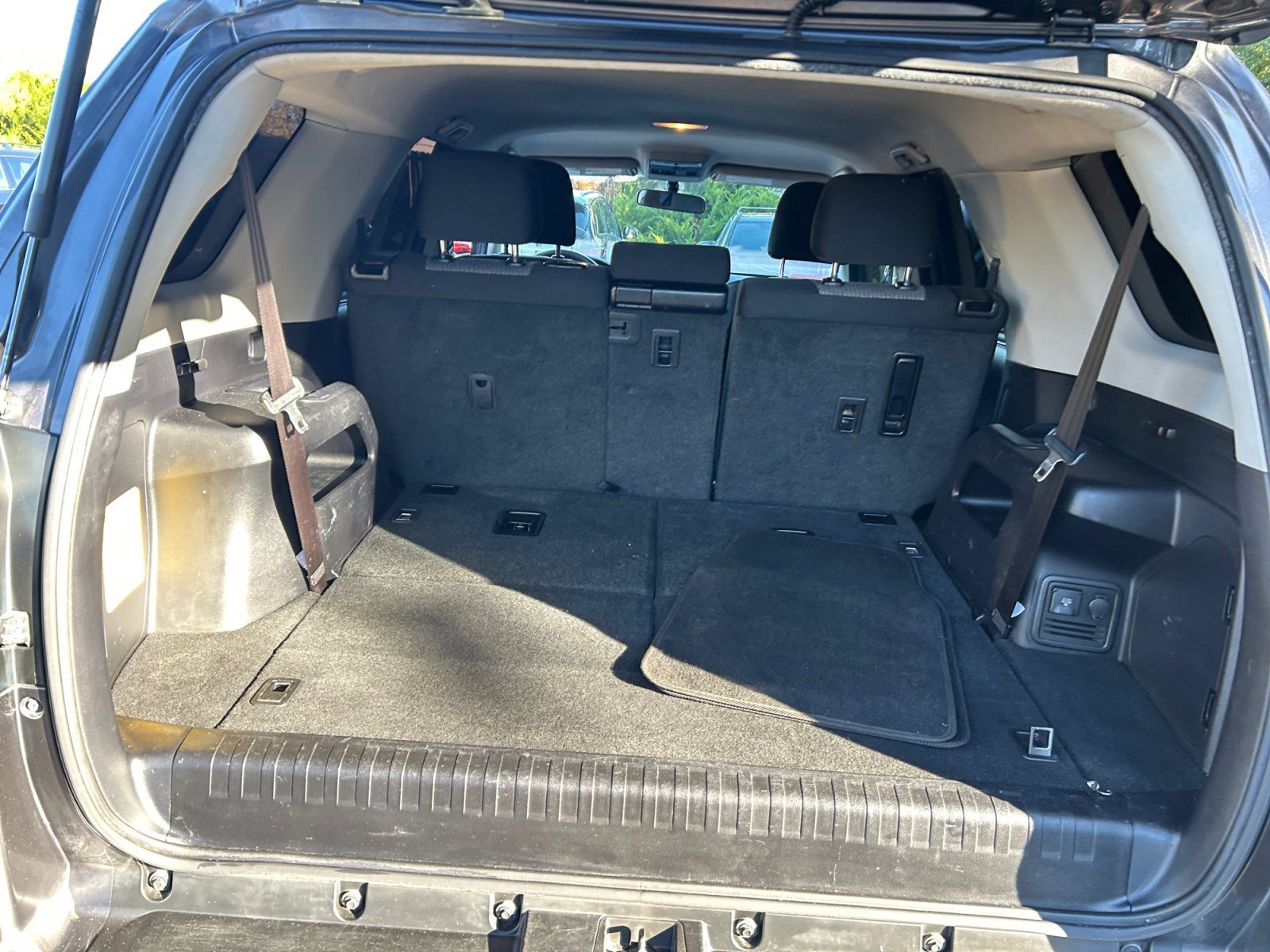 Used 2018 Toyota 4Runner SR5 RWD image 32