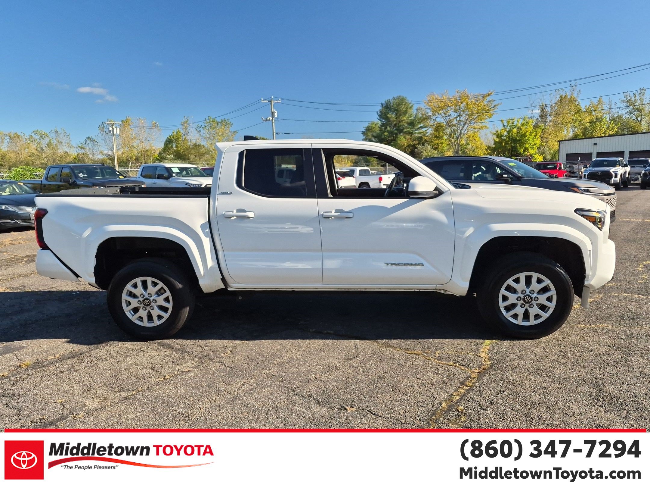 Used 2025 Toyota Tacoma SR5 AWD/4WD image 2