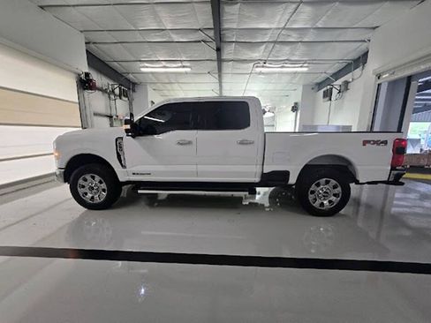 Used 2023 Ford F250 Lariat w/ Chrome Package AWD/4WD image 2