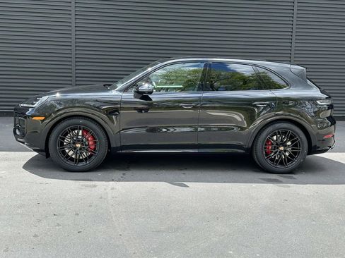 New 2026 Porsche Cayenne GTS AWD/4WD image 2