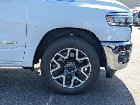 Certified 2025 RAM 1500 Laramie AWD/4WD image 11