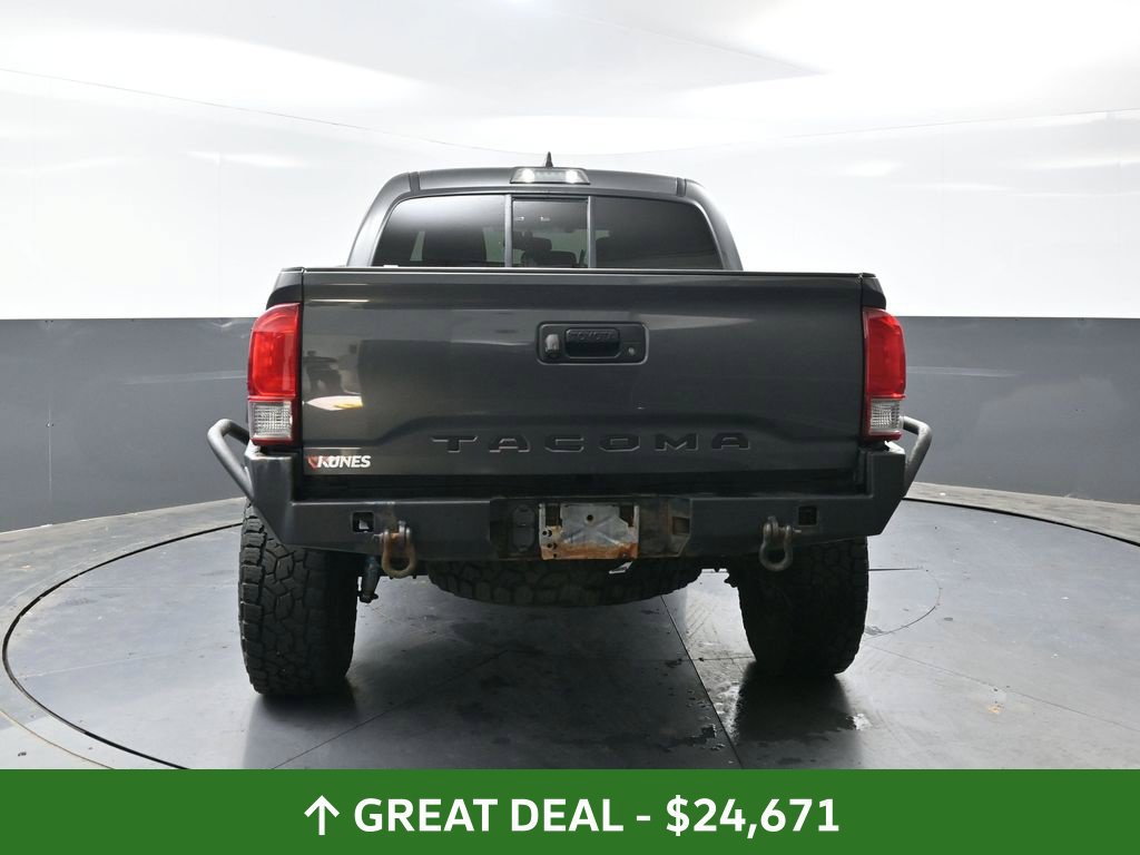 Used 2016 Toyota Tacoma TRD Sport w/ Towing Package AWD/4WD image 11