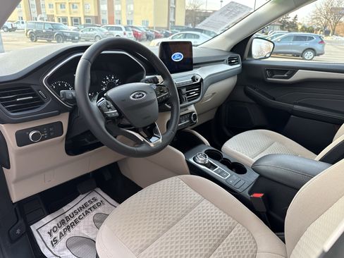 Used 2022 Ford Escape SE w/ Cold Weather Package image 11