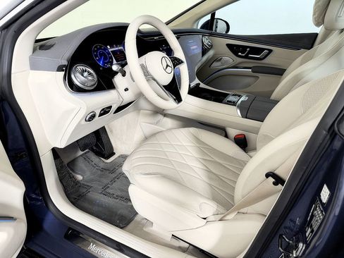 Used 2022 Mercedes-Benz EQS 580 4MATIC Sedan image 28
