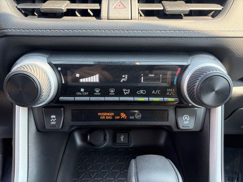 Certified 2022 Toyota RAV4 LE AWD/4WD image 22