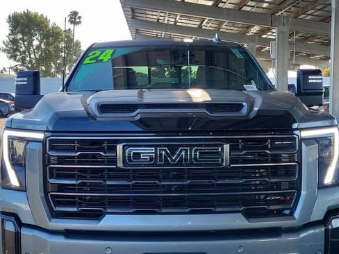 Used 2024 GMC Sierra 2500 AT4 w/ AT4 Premium Plus Package AWD/4WD image 29