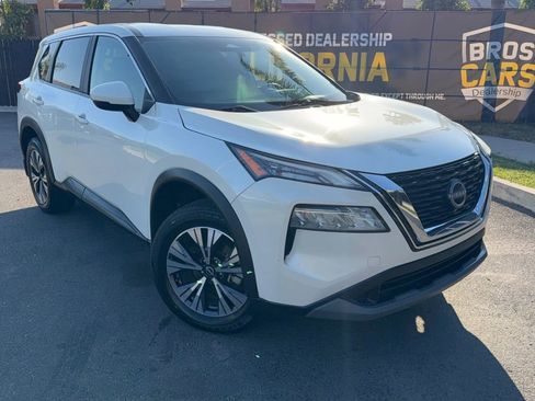 Used 2023 Nissan Rogue SV FWD image 2