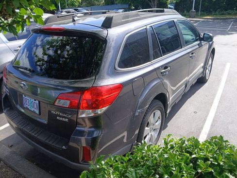 Used 2012 Subaru Outback 2.5i Limited w/ Moonroof Pkg AWD/4WD image 8
