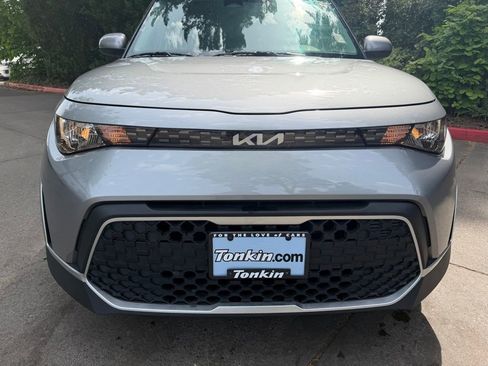 Used 2023 Kia Soul LX w/ LX Technology Package FWD image 8