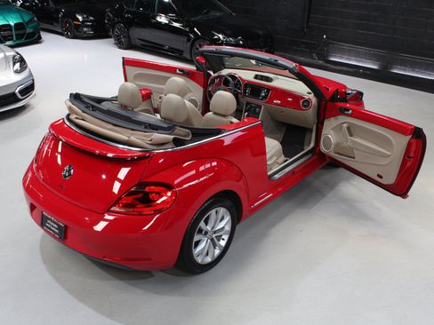 Used 2014 Volkswagen Beetle TDI FWD image 21