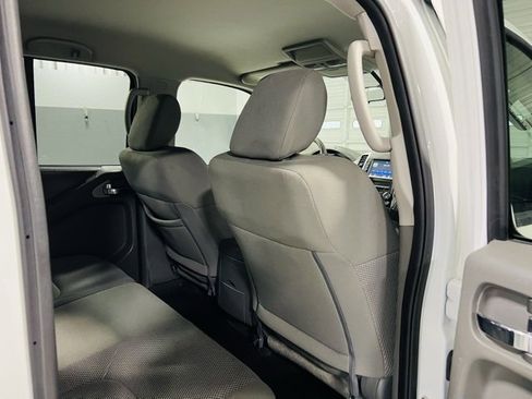 Used 2019 Nissan Frontier SV image 29